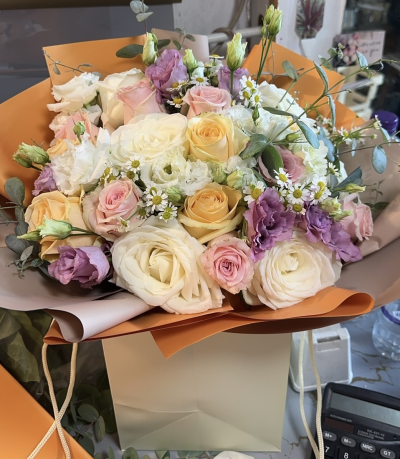 casural roses Product Image